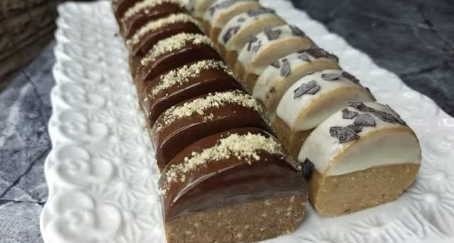 Rulouri rapide fără coacere cu biscuiți și ciocolată